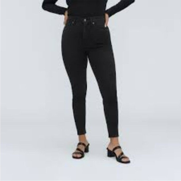 EVERLANE The Curvy High Rise Skinny Jean Crop Black Distressed Sz 30 - Picture 1 of 9